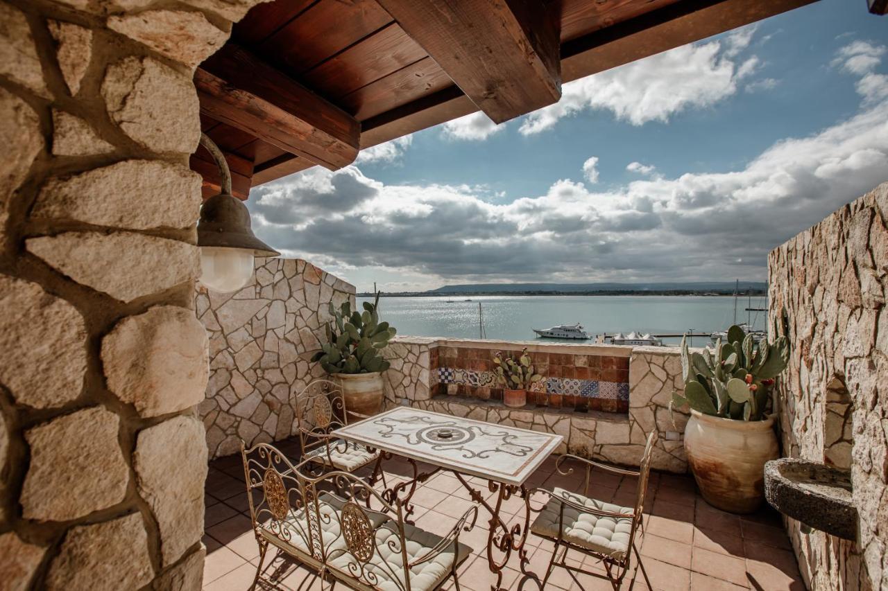Palazzo Giunta - Porta Marina Ortigia Bed & Breakfast Syracuse ภายนอก รูปภาพ