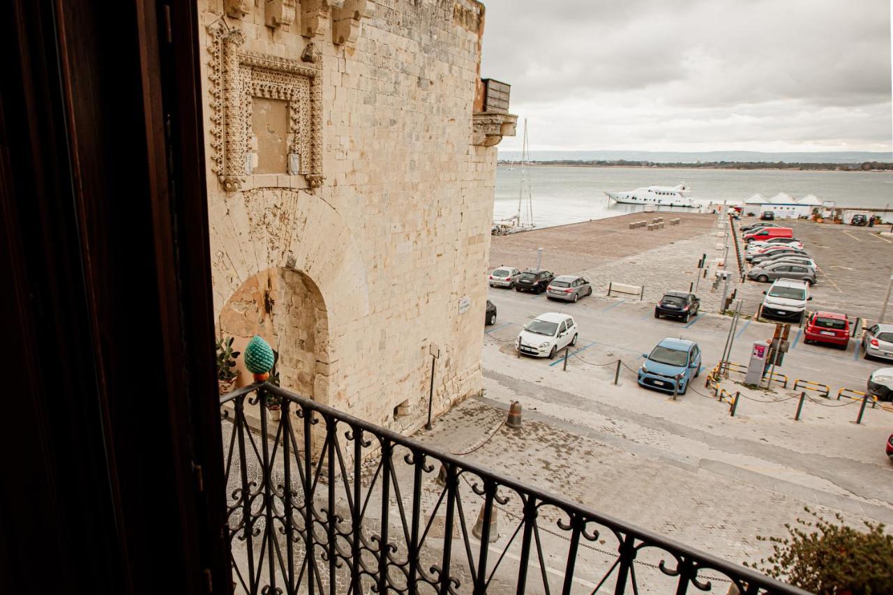 Palazzo Giunta - Porta Marina Ortigia Bed & Breakfast Syracuse ภายนอก รูปภาพ