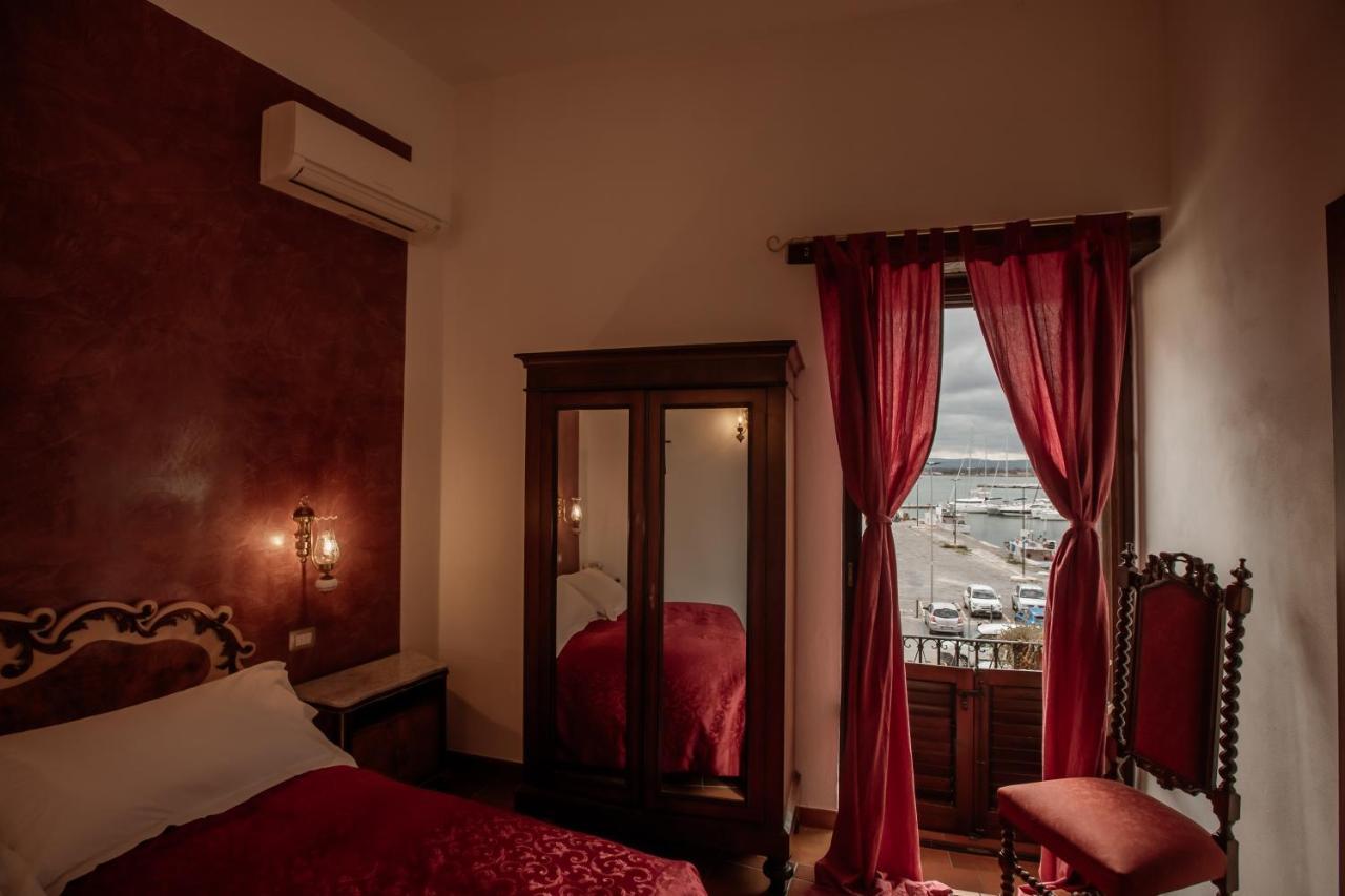 Palazzo Giunta - Porta Marina Ortigia Bed & Breakfast Syracuse ภายนอก รูปภาพ
