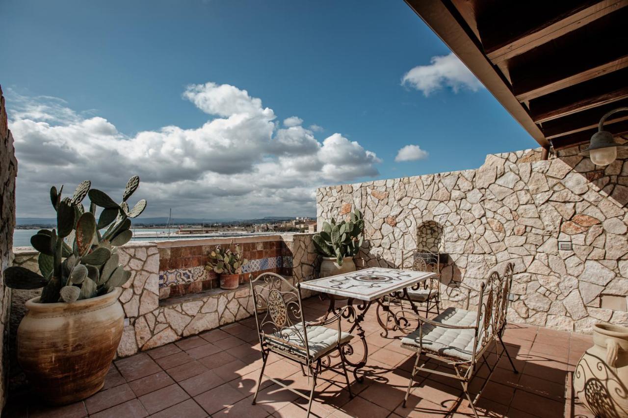 Palazzo Giunta - Porta Marina Ortigia Bed & Breakfast Syracuse ภายนอก รูปภาพ