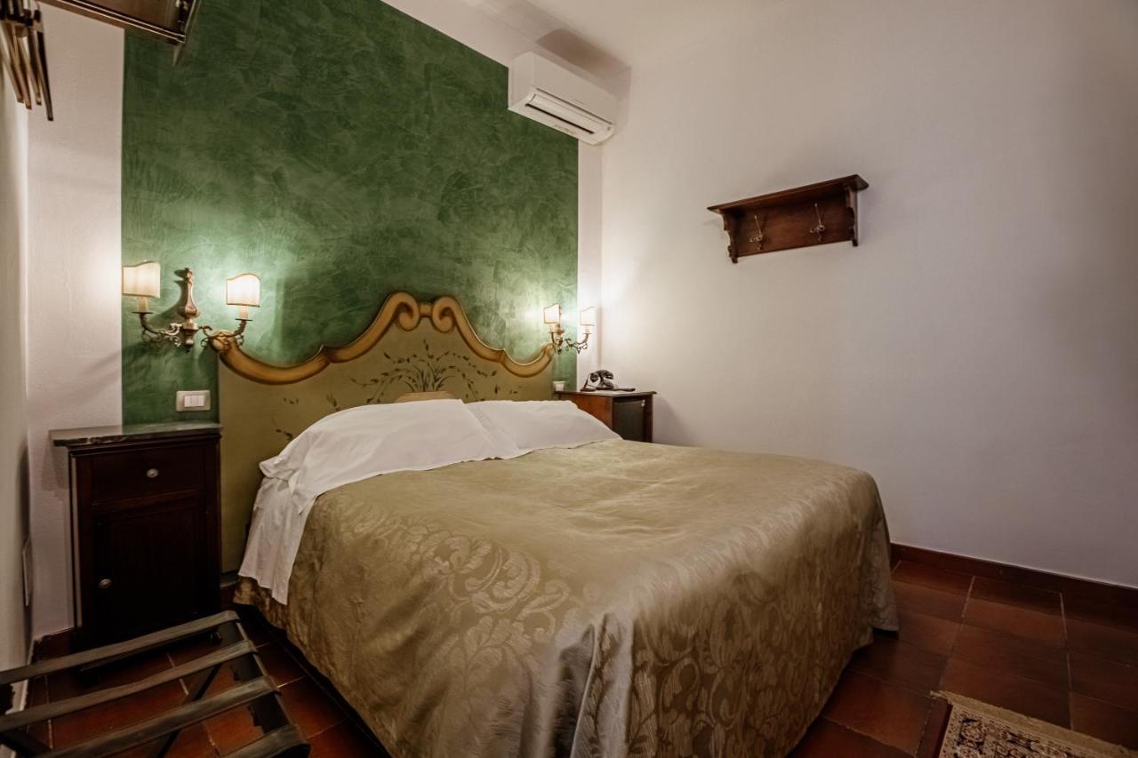 Palazzo Giunta - Porta Marina Ortigia Bed & Breakfast Syracuse ภายนอก รูปภาพ