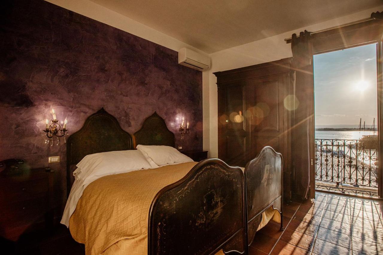 Palazzo Giunta - Porta Marina Ortigia Bed & Breakfast Syracuse ภายนอก รูปภาพ