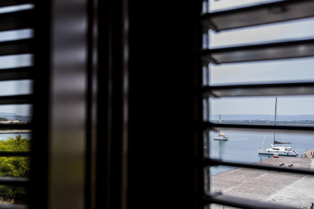 Palazzo Giunta - Porta Marina Ortigia Bed & Breakfast Syracuse ภายนอก รูปภาพ