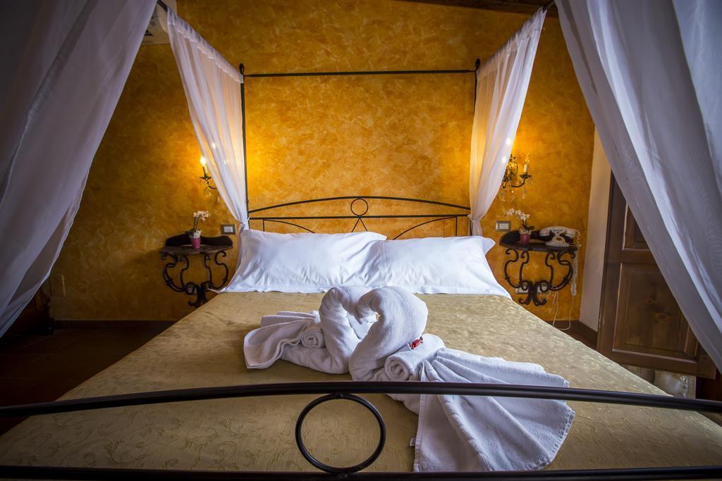 Palazzo Giunta - Porta Marina Ortigia Bed & Breakfast Syracuse ภายนอก รูปภาพ