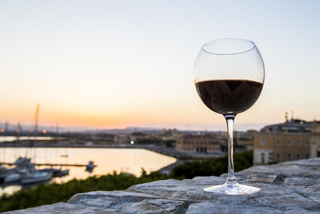 Palazzo Giunta - Porta Marina Ortigia Bed & Breakfast Syracuse ภายนอก รูปภาพ