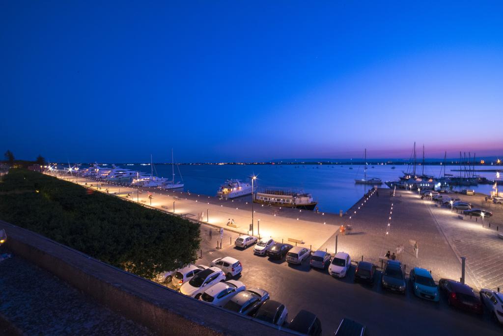 Palazzo Giunta - Porta Marina Ortigia Bed & Breakfast Syracuse ภายนอก รูปภาพ